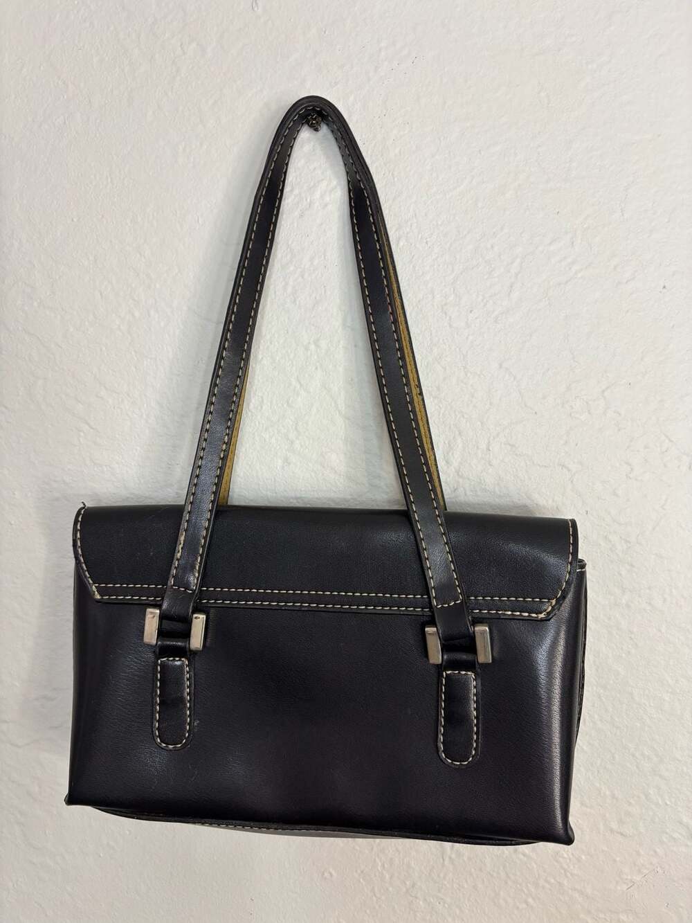 Mondani Black Leather Shoulder Bag with Silver-Tone Buckle - Picture 2 of 9